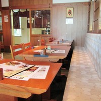 豚捨 KITTE丸の内店 - 店内。