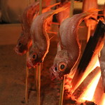 原始焼 火鉢 - 原始焼きの魚