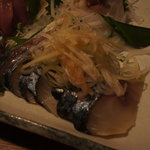 煮込みと惣菜 かん乃 - 軽く〆てるサバ〜