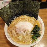 横浜らぁめん 桜花 - 醤油ラーメン