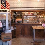 グッド タウン ドーナツ - 入口から