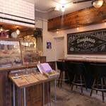 グッド タウン ドーナツ - 店内模様