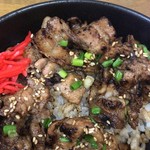 どんぶり豚三 - 