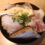 拉麺 成 - 肉メッシ250円