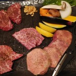 炭火焼肉 米沢亭 - 料理写真:特選盛合せ「極」