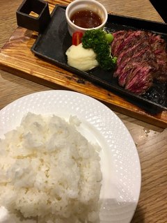 STEAK × WINE 肉バル LIMIT DISH - ハラミの時は白飯じゃなくワインが欲しかった(´･ω･`)