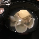 まき村 - 千倉産黒鮑と玉子豆腐の椀 吸い口 青柚子