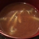 まき村 - 赤出汁は蓴菜