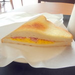 タリーズコーヒー - ハムエッグホットサンド280円