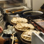 鰻禅 - 白焼が蒸し上がった