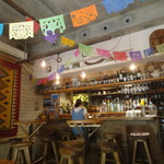 地球を旅するCAFE - 店内の様子