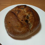 メゾン・カイザー・ショップ - 渋皮栗入りのパン