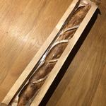 ヒビコレ コーヒー ロースタリー - バゲットはオシャレな袋入り