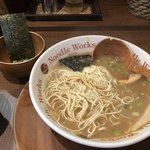 ヌードルワークス - 替玉にも海苔とネギ増し＆スープ増しが！