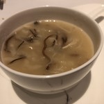 唐閣 - スープは完全に日本の豚骨スープ