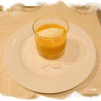 キハチ 名古屋JRセントラルタワーズ店 - 赤皮栗かぼちゃの冷製スープとカルダモン風味の塩アイスクリーム