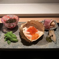 うなぎ時任 - 八寸　もずく酢　鴨ロース　黒鮑の肝ソース　山形産だだちゃ豆　毛蟹　イクラ醤油漬　塩水雲丹