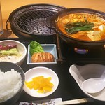 Akakara - 赤から鍋ランチ900円 赤3番