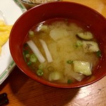 喫茶 しあん - 味噌汁は具が沈んでおります