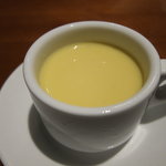 サロン・ド・シャンパーニュ ヴィオニス - 冷たいコーンスープ