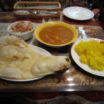 チキンとジャガイモのカレーＡセットです