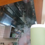 大勝軒 - ピカピカの天井