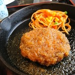 茶居夢 - ハンバーグ定食のハンバーグ