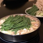 もつ鍋(みそ味)3.400円(税別)