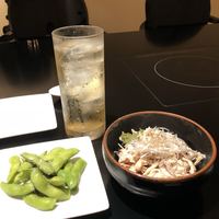 博多もつ鍋 やま中 赤坂店 - 酢モツ、梅酒のソーダ割、お通しの枝豆