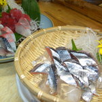 Jizakeya Washoku Hanakuruma - 今　１番旬の秋刀魚のさしみ。刺身大皿盛　綺麗　新鮮　おいしそう