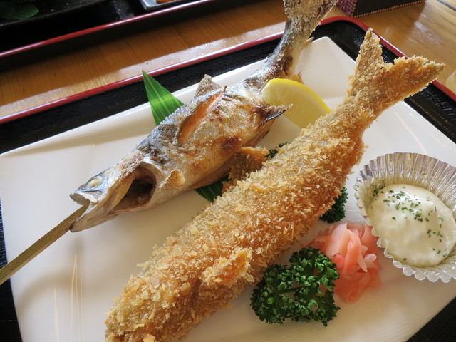 支笏湖で ヒメマス焼き フライ のポロピナイセット b By 狸ののぐり 支笏湖観光センター 千歳市その他 その他 食べログ 支笏湖で ヒメマス焼き フライ のポロピナイセット b By 狸ののぐり 支笏湖観光センター 千歳市その他 その他 食べログ