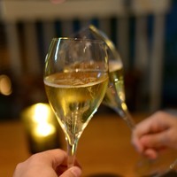 グランド キッチン - シャンパンで乾杯