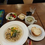Dejeuner Campanula - 「:ニシンのアンチョビといろいろ野菜のペペロンチーノ」950円