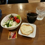 Dejeuner Campanula - サラダ＆アイスコーヒー＆バケット