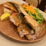 サクラカフェ - トルコ風サバサンド（８８０円）２０１８年９月