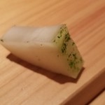 鮨 さかい - ⑨東京べったら漬け、青柚子掛け
      甘過ぎず爽やかです。