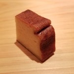 鮨 さかい - ⑯玉
      芝海老と大和芋で、ふっくら&しっとりの焼き上がり、穏やかな甘さが印象的です。