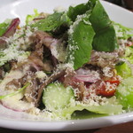 伊酒リア - 八千代黒牛の薄切りソテー　シーザーサラダ仕立て