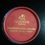 GODIVA - ストロベリーチョコレートチップ　パッケージはこんな感じ