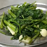 W.A.W restaurant - シャキシャキ食感に旨味の効いたスープとガーリックがマッチ、空芯菜のガーリック炒め（小）RM12.00