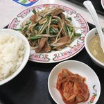 餃子の王将 - レバニラ定食   926円 (税別)
            後から餃子がきます