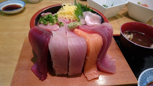 てっか丼 山もと 焼津 魚介料理 海鮮料理 食べログ