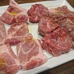 肉小屋 - 