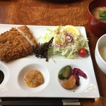 キュイジーヌ・ド・オオサカ・リョウ - フィレカツ定食（￥1000）