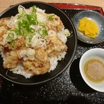 Umai Mono Ippai Irohanihoheto - ザンギ丼(572円)ご飯大盛り