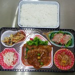 福山まるたま - まるたま弁当 税込410円　いわしフライとハンバーグのトマトソースかけ(2018.09.10)
