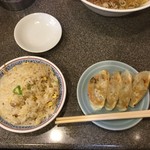 中華天龍 - 麺セット(半チャーハン、半餃子)