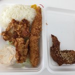 から揚げ専門店 とりサブロー - 大海老から揚げ弁当・780円と、手羽先1本・150円