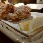 伊酒や 春木屋 - 名物鶏唐揚げ2ｹ400円+1個