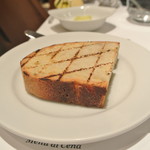 リストランテ カノフィーロ - イタリアの田舎風パン